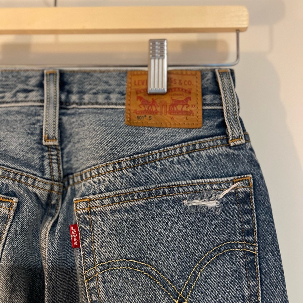 LEVI High Rise 501 Jeans